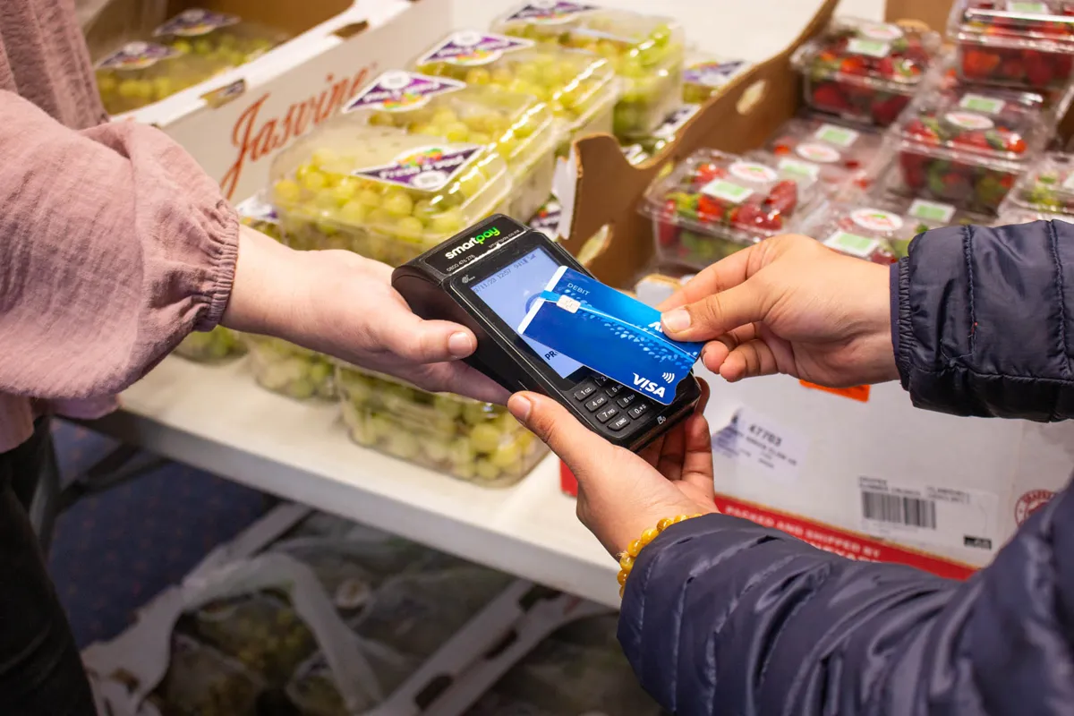 A contactless payment made on a Smartpay S920 Terminal in food store